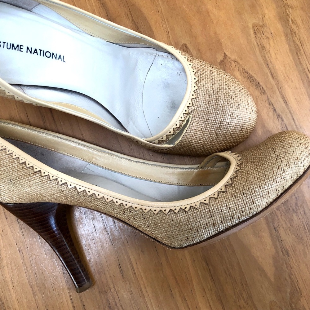 COSTUME NATIONAL round toe leather pumps